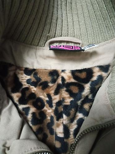 nike sb 47: Plus Minus Bež vojnički stil jakna sa nitnama i rebrastim detaljima - — 8