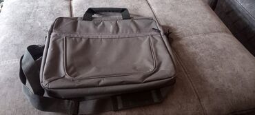 laptop çanta: Noutbuklar üçün örtük və çantalar