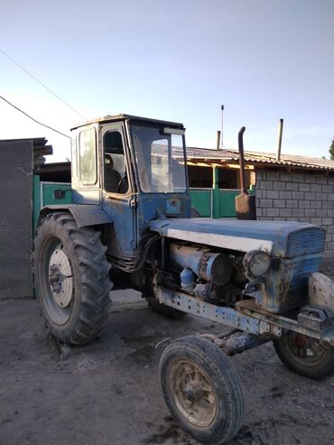 продажа тракторов бу: Продается срочно т 28 . 1988год