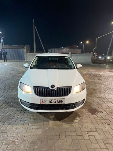 шкода октавиа: Skoda Octavia: 2016 г., 1.6 л, Автомат, Бензин, Седан