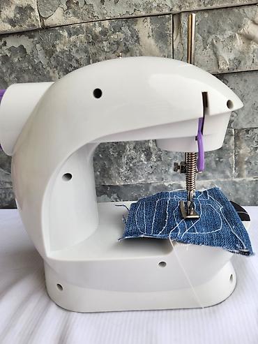 Mini prenosive šivaće mašine: Mašina za šivenje,samo probala,radi na baterije — 7