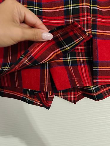 comma pantalone: Crveni karirani šorts-suknja, izrađena od mešavine materijala sa 50% — 4