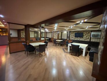 Restoran, kafelər: İçəri şəhər metrosunun yaxınlığında, 360 kv sahəsi olan (yarızirzəmi — 5