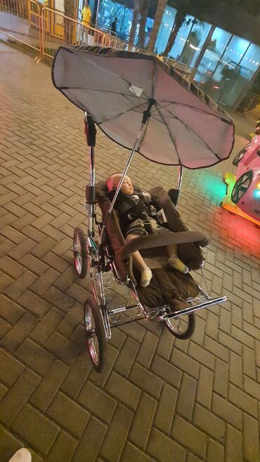 Araba-beşiklər: Çıxarıla bilən beşikli araba, Yaş: 30 ay — 28