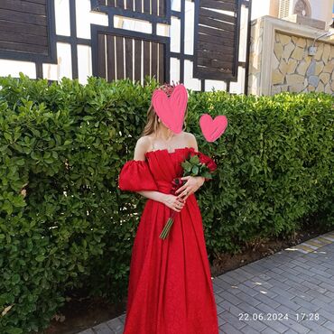 qaqa stil: Qırmızı uzun ziyafət/libas - Rəng: canlı qırmızı - Model: açıq