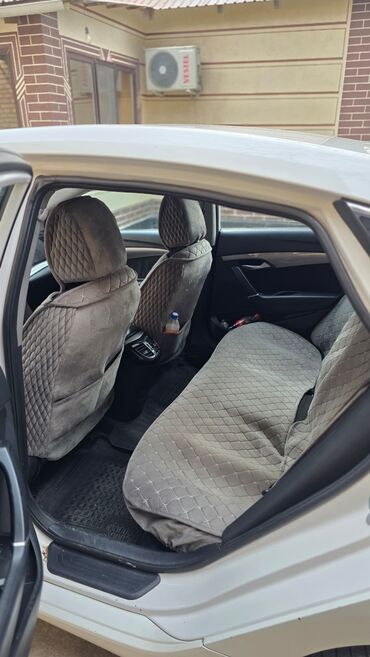 Hyundai: Hyundai i40: 2013 г., 2 л, Автомат, Бензин, Седан at lalafo.kg — 7 Hyundai: Hyundai i40: 2013 г., 2 л, Автомат, Бензин, Седан — 7