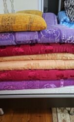 Süni güllər: Yorgan dowek satilir. cox ucuz qiymete. koc ile elaqedar satilir