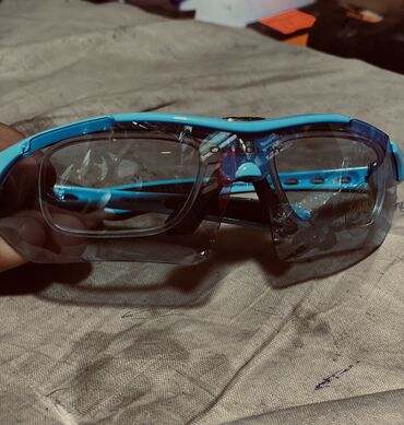 солнцезащитные очки: Комплект универсальных очков, есть в 5 расцветках, и также есть