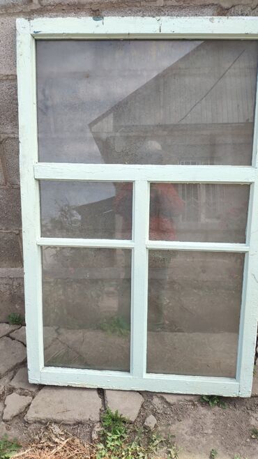 деревянные окна бу: Дешево отдаю. Окна дерево размер 1.20х0,80 с стеклами 15 штук, и окна