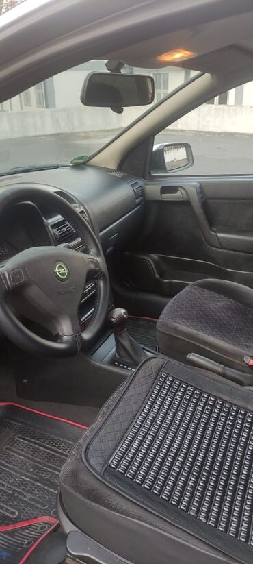 Opel: Opel Astra: 1.6 l | Sedan — 5