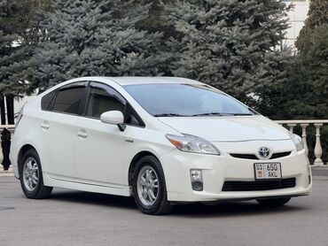 Toyota: Toyota Prius: 2011 г., 1.8 л, Автомат, Гибрид, Кроссовер