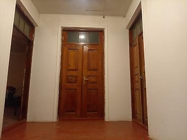 Həyət evləri və villaların satışı: Həyətyanı sahəsi olan fərdi yaşayış evi - Kürsülü, birmərtəbəli ev; — 11