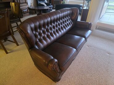 Stilske garniture: Set od dve kožne sofe – klasičan Chesterfield stil - Materijal: tamno — 5