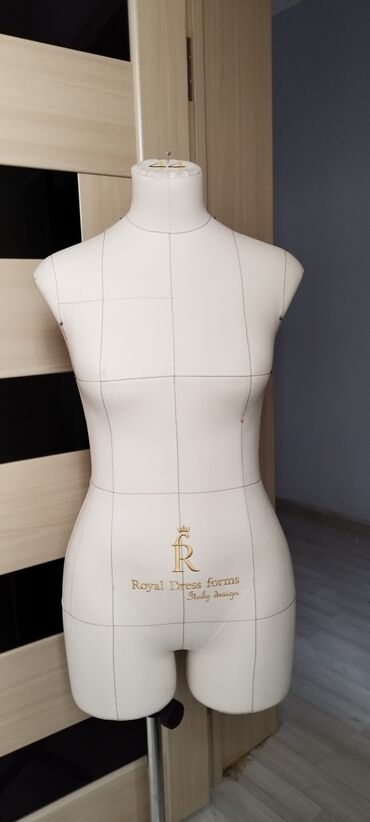 Профессиональный портновский манекен Royal Dress forms. Размер 44. в