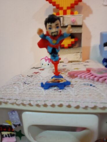 Kinder Marvel seriası satılır