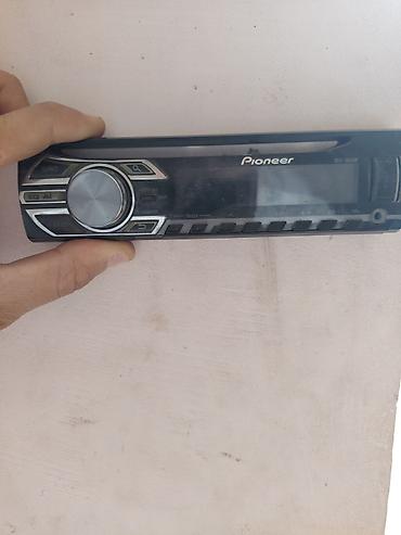 салон volkswagen: Pioneer DEH-1550UB avtomobil maqnitolası üçün çıxarılan ön panel — 2