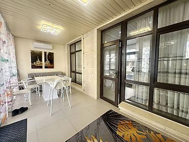 Продажа отелей и хостелов: Продается 3-х ком.студийный апартамент в ЦО Радуга На 1-этаже не — 3