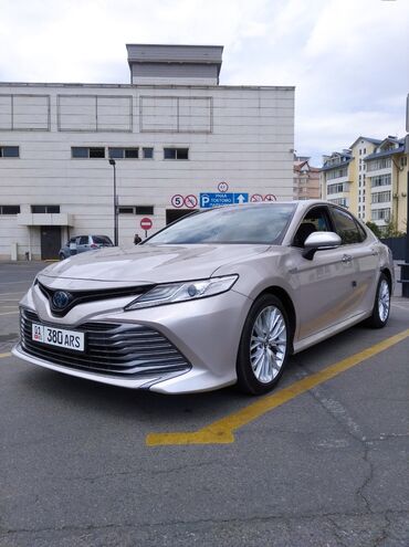 Toyota: Toyota Camry: 2018 г., 2.5 л, Вариатор, Гибрид, Седан