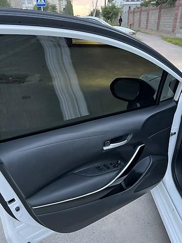 coroll: Toyota Corolla: 2020 г., 1.8 л, Вариатор, Гибрид, Седан — 7