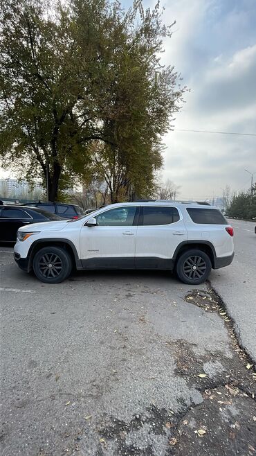 машина лейлек: GMC Acadia: 2017 г., 2.5 л, Автомат, Бензин, Универсал