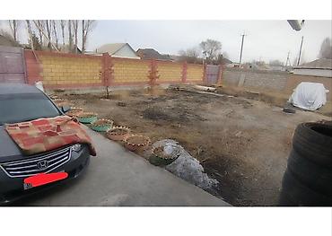 Продажа коттеджей и домов: Продаётся земельный участок с домом и хозяйственными постройками — 1