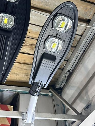 study lamp: Светодиодный уличный светильник консольного типа. Корпус вытянутой — 1