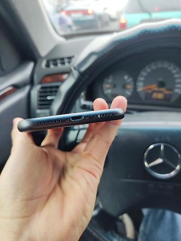 Apple iPhone: IPhone 11, Б/у, 128 ГБ, Черный, 73 % — 6