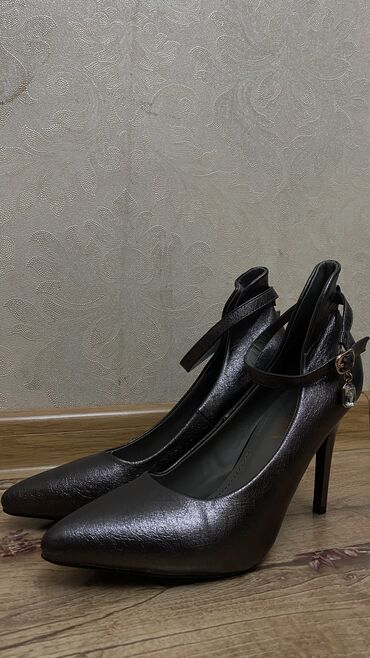 обувь джордан: Туфли VALLENSSIA, 37, цвет - Серебристый