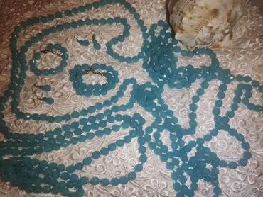 Tar: Tebii dawlar xolsidon 55 manat ve bijuterialar — 9