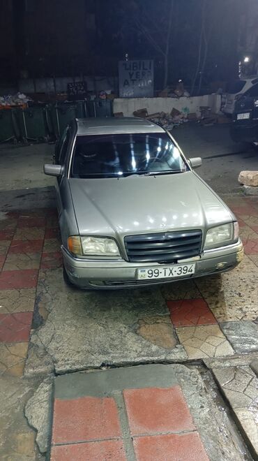 mercedes vito taksi: Mercedes-Benz 220: 2.2 l | 1994 il Sedan