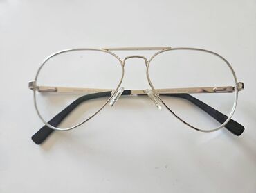 prodajem sat: Frame for glasses, color - Gold