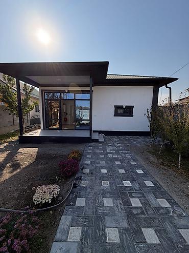 3 комнаты, 100 м², 2 соток, Бишкек, Новопавловка с. Агентство недвижимости