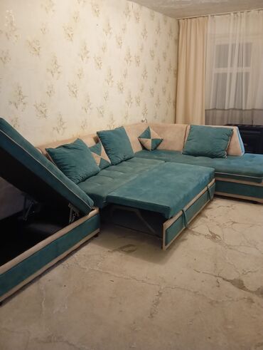 беловодский мебель: Угловой диван, цвет - Зеленый, Б/у