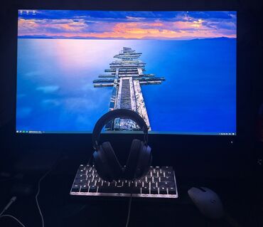kamputur: (Logitech gamer mouse white) (Razer headphone gaming white) (Glorious