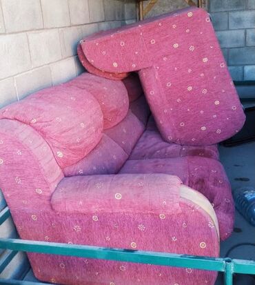 Диваны: Продается Диван и кресло в отличном состояниине дорогопользовались