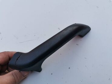 Auto delovi: Rucka levih vrata Lada 21214i Niva 2012 godiste n. tip. Polovnano — 1