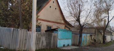 дом район азия молл: Дом, 80 м², 5 комнат, Собственник, Старый ремонт