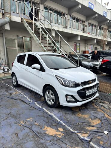 шеврале трекер: Chevrolet Spark: 2018 г., 1 л, Автомат, Бензин, Хэтчбэк