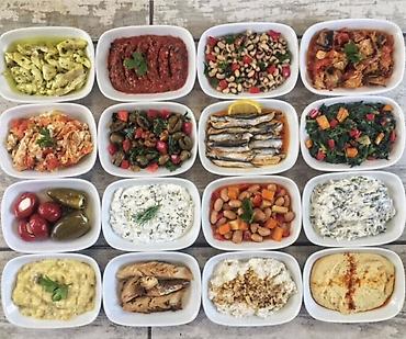 pivə: Pive mezeleri hazırlayan, işini mükemmel bilen xanım ve ya bey teleb — 1