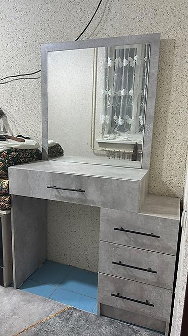 стол отургуч: Туалетный столик с зеркалом в современном стиле - Цвет/фактура: серый — 1
