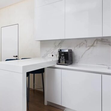 Фасадные, облицовочные материалы: Кухонные фартуки размером 3 метра * 60см. Толщина 1,4 мм Стоимость 1