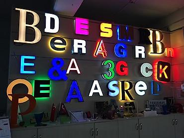 Услуги: Reklam qabarıq hərflərlə,Led monitorla, yaxud fiqurlarla. Baner, vinil — 1