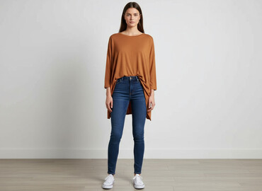 czarne t shirty damskie z dekoltem: Bershka, Women`s T-shirt, size XS