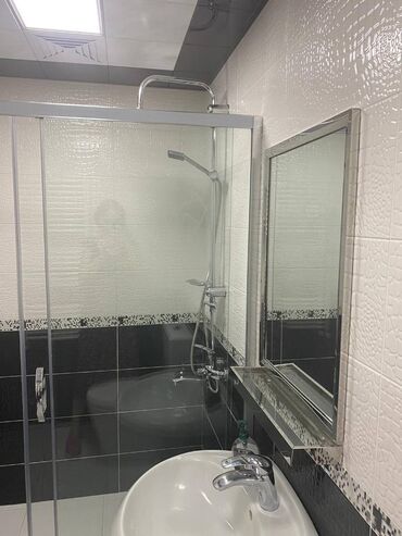 Uzunmüddətli kirayə mənzillər: Yasamal rayonu Elmlər metrosunun yaxınlığında, köhnə tikili 9 — 19