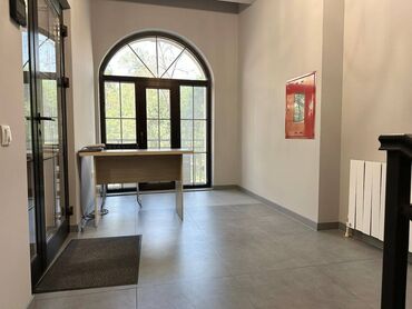 тур агентства: For rent unfurnished office space in Golden Square. 94 Chuikova 94