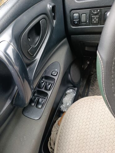 Mitsubishi: Mitsubishi Mirage: 2003 г., 1.8 л, Механика, Бензин, Хэтчбэк — 9