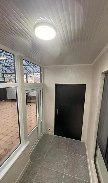 Продажа коттеджей и домов: 🏡 Продаётся 2-х этажный дом 📍Район : Ак-Орго ж/м 📌Расположение  — 12