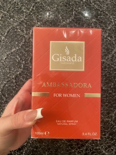 Ətriyyat: Gisada for women hədiyyə alınıbdı 182 manata,təcili satılır aşağı