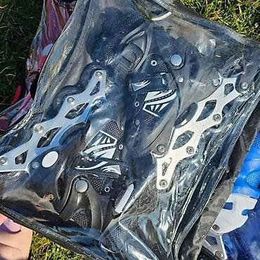 Roleri i rolšue: 🔊🔊🔊NOVO🔊🔊🔊 ROLERI 👉Roleri sa silikonskim tockicima i metalnom sinom — 8