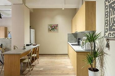 hostel osh: Сдается готовый хостел в центре города (угол Исанова/Токтогула) с — 7